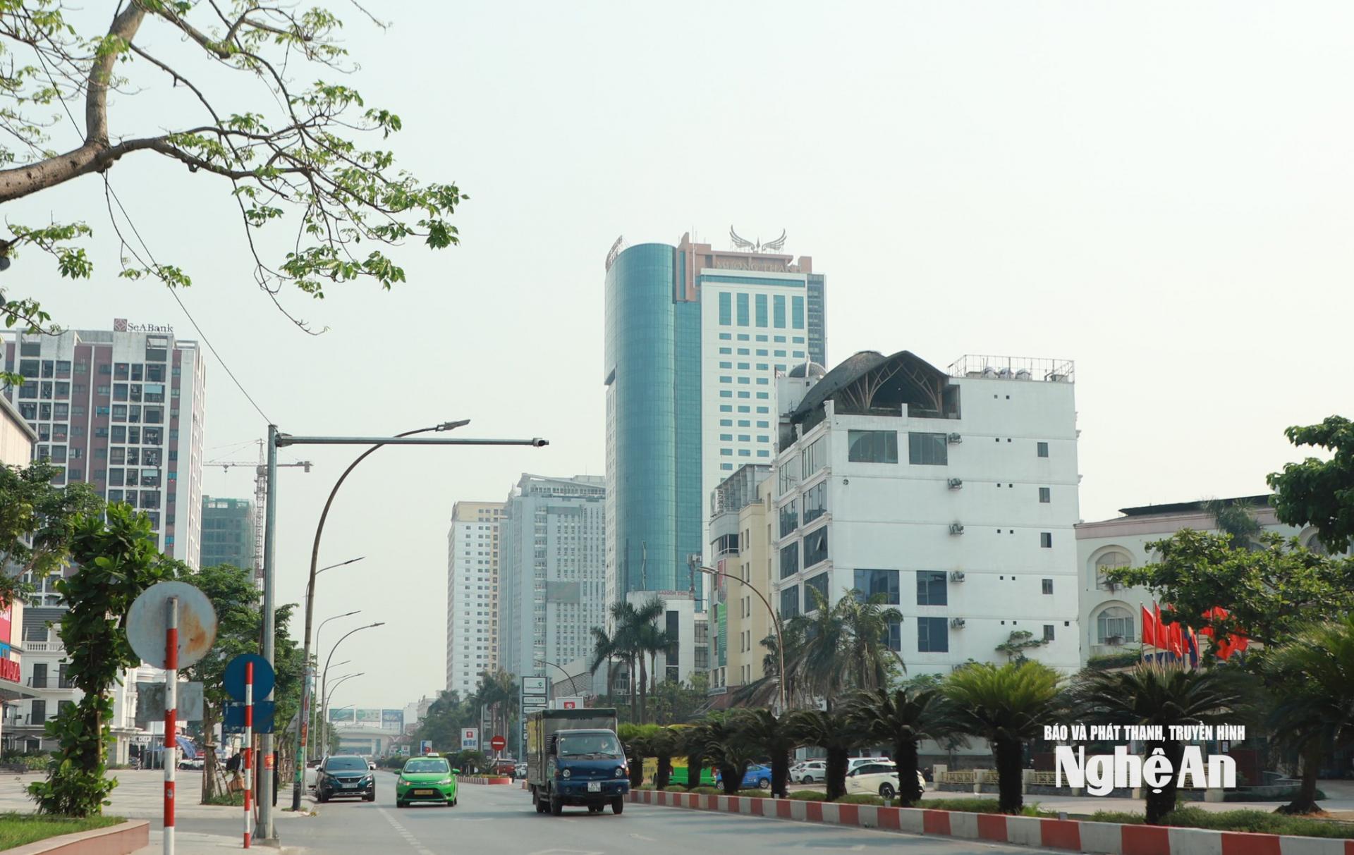 Tuyến đường Quang Trung đoạn qua phường Thành Vinh. Ảnh: Thành Duy
