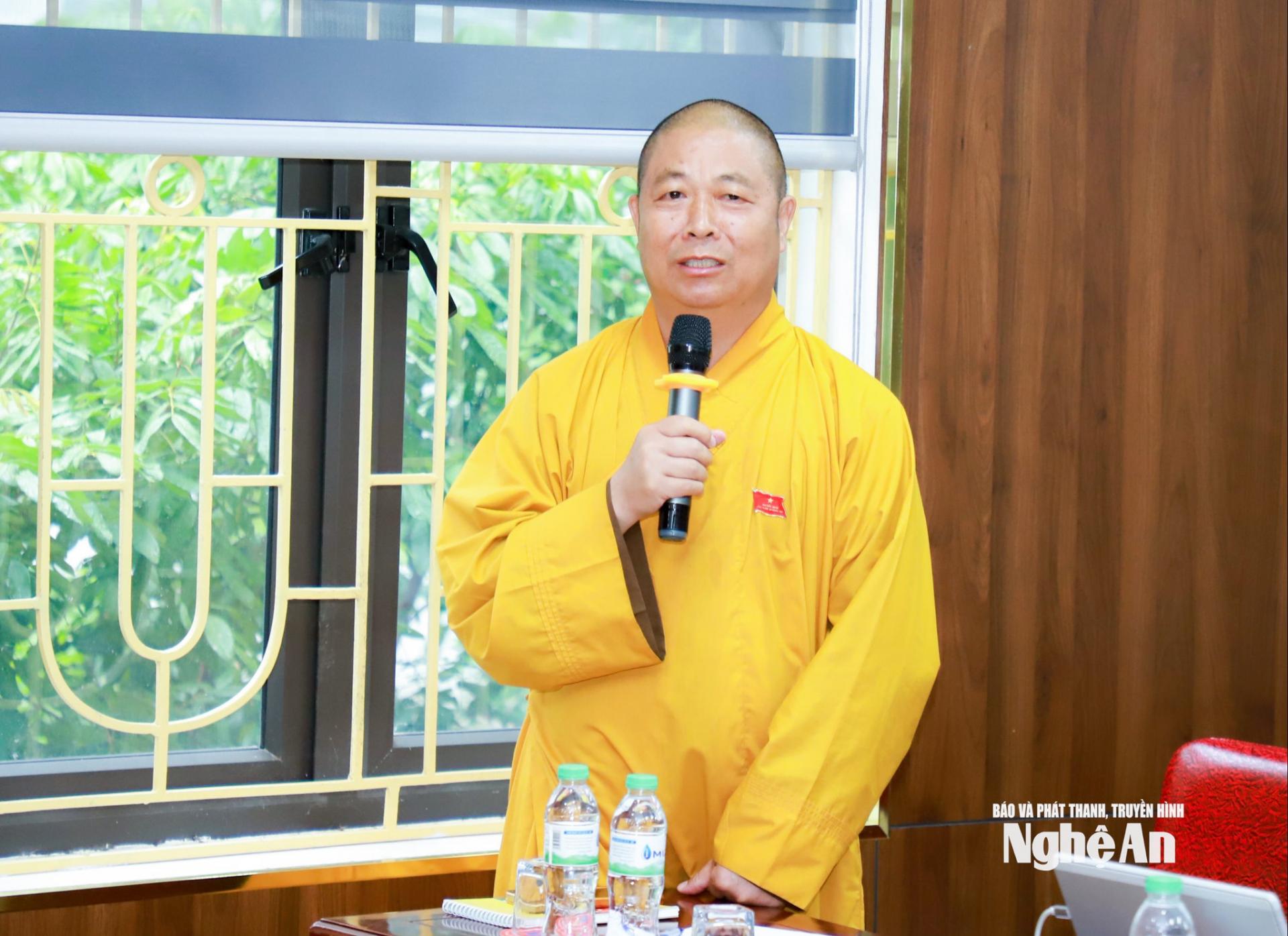 PG88 link Code Trần Văn Duẩn (Hòa thượng Thích Thọ Lạc) phát biểu thảo luận đề xuất cơ chế về đất đai phát triển du lịch sinh thái gắn với tâm linh. Ảnh: Thành Duy