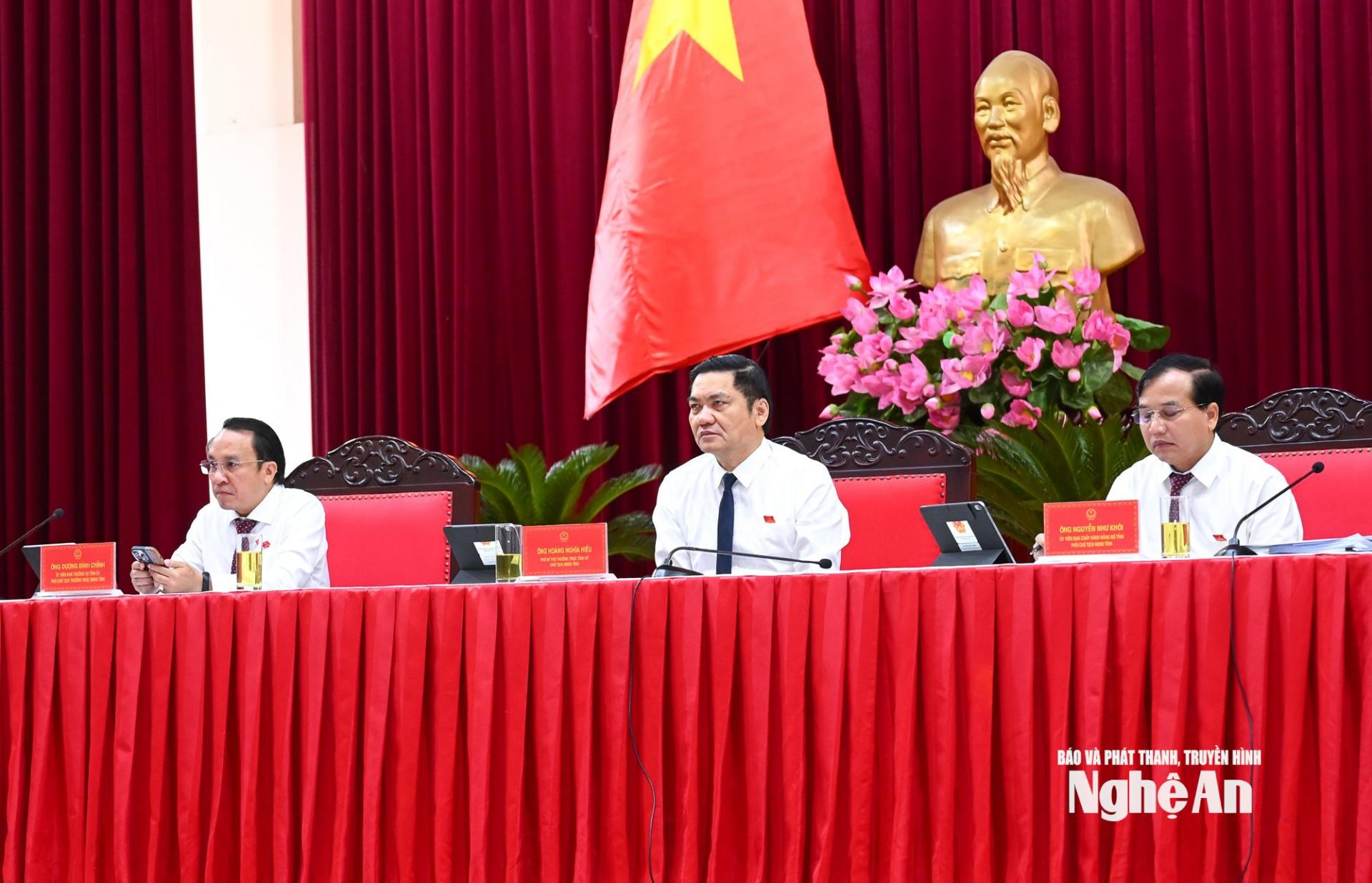 Đoàn PG88 go Bắn cá điều hành phiên chất vấn và trả lời chất vấn. Ảnh: Thành Cường
