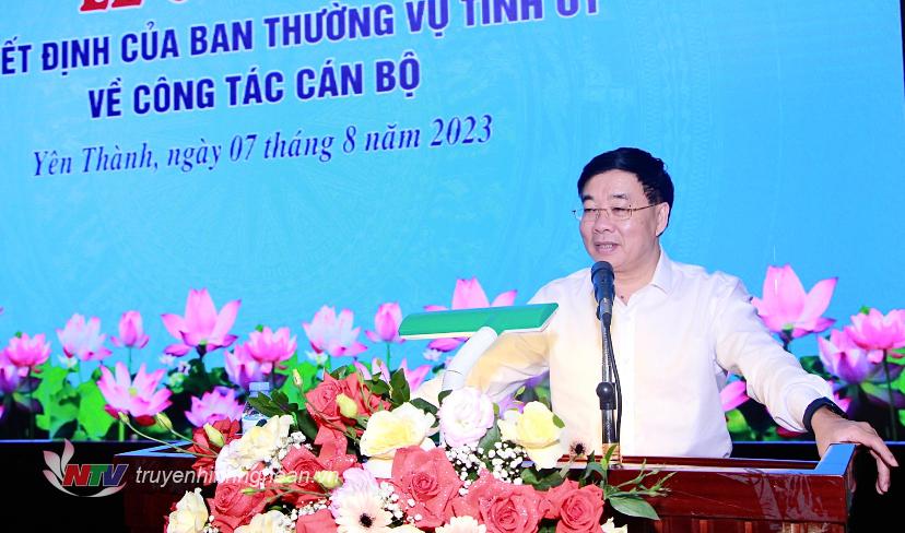 Phó Bí thư Thường trực Tỉnh uỷ Nguyễn Văn Thông phát biểu giao nhiệm vụ.