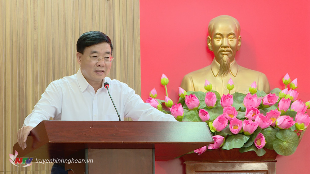 Phó Bí thư Thường trực Tỉnh uỷ Nguyễn Văn Thông phát biểu tại buổi lễ.