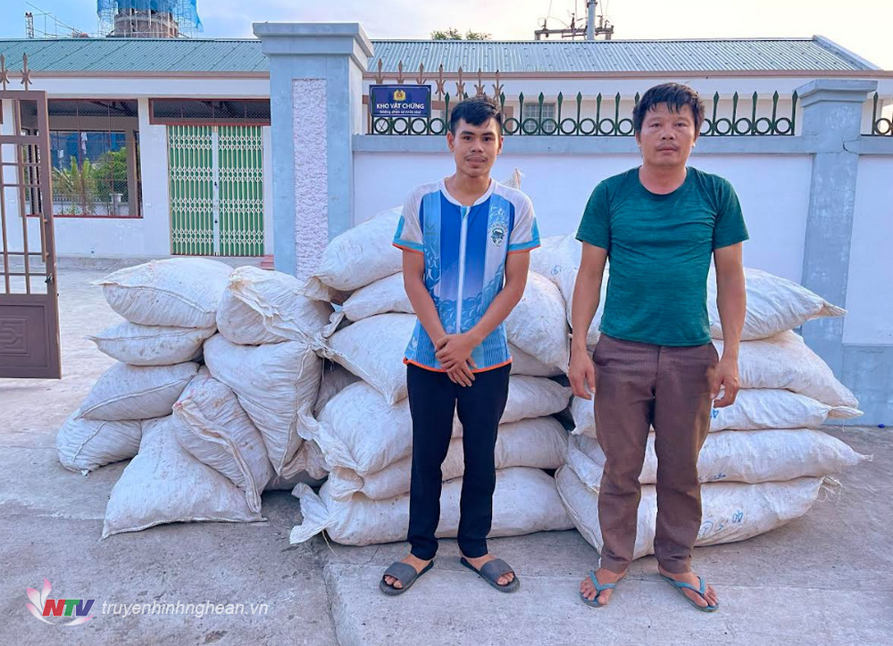 Lê Văn Sáng và Phạm Đình Hiếu tại cơ quan Công an.