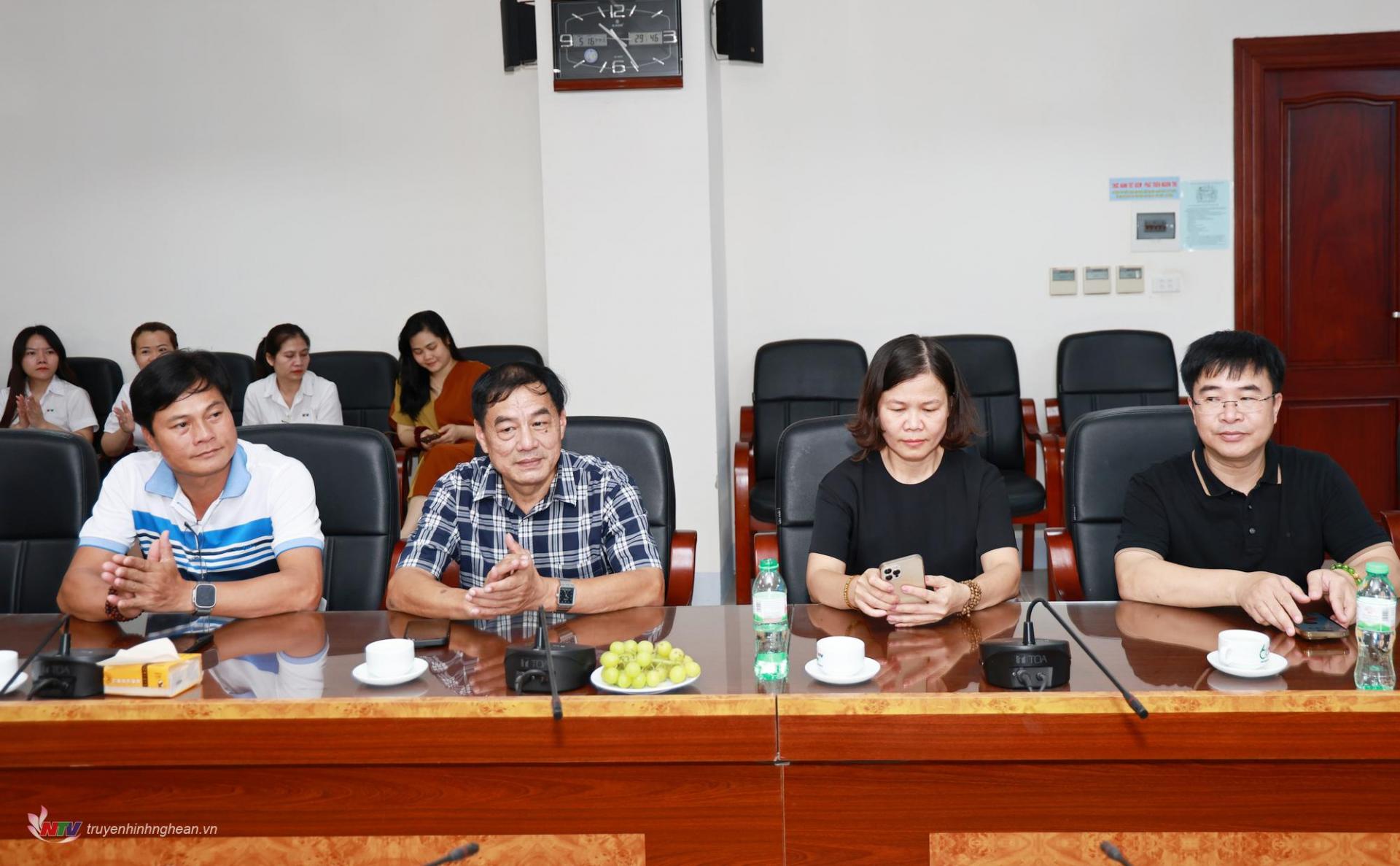 Cục Văn thư và lưu trữ Nhà nước và PG88 link tải CP Dược phẩm TV.PHARM, CLB thiện nguyện Bắc Trung Nam dự buổi lễ.