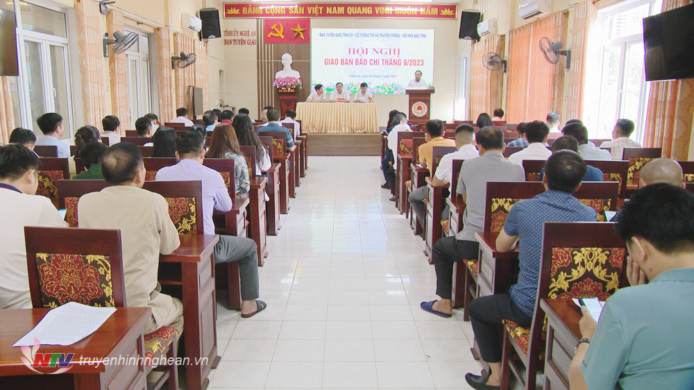 Toàn cảnh hội nghị giao ban.