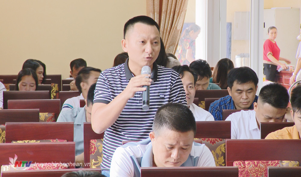 Đại diện cơ quan báo chí phát biểu tại hội nghị.