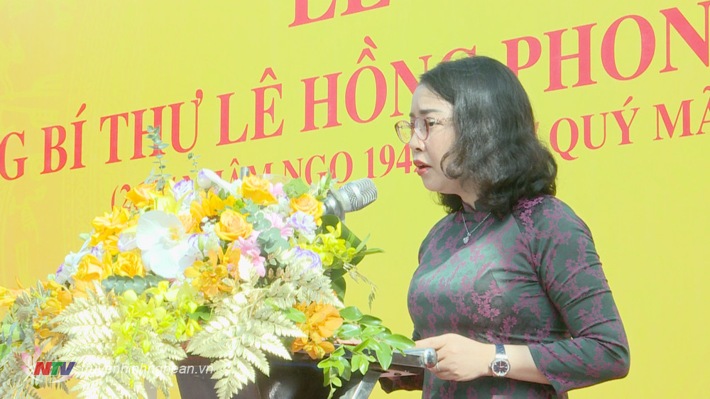 Đồng chí Nguyễn Thị Thơm - Bí thư huyện uỷ, PG88 go Bắn cá HĐND huyện phát biểu tại buổi lễ.