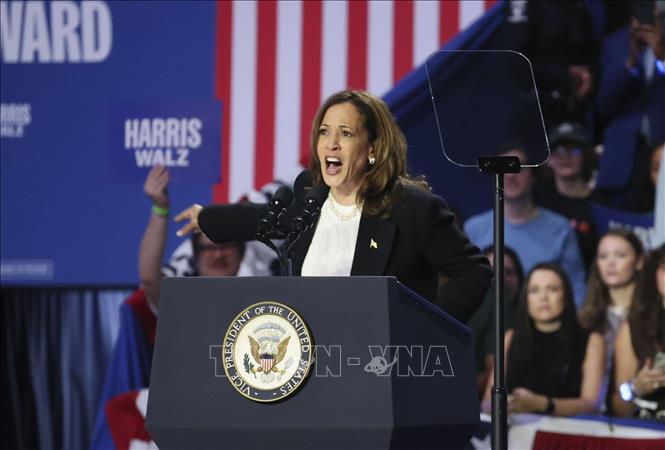 Phó Tổng thống Mỹ Kamala Harris phát biểu tại chiến dịch vận động tranh cử ở Charlotte, Bắc Carolina, ngày 12/9/2024. Ảnh: Kyodo/TTXVN