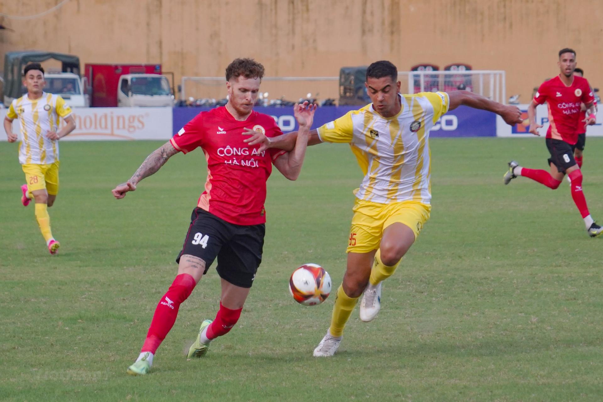 Công an Hà Nội bổ sung Geovane (số 94) cho hàng công để bảo vệ chức vô địch V-League.