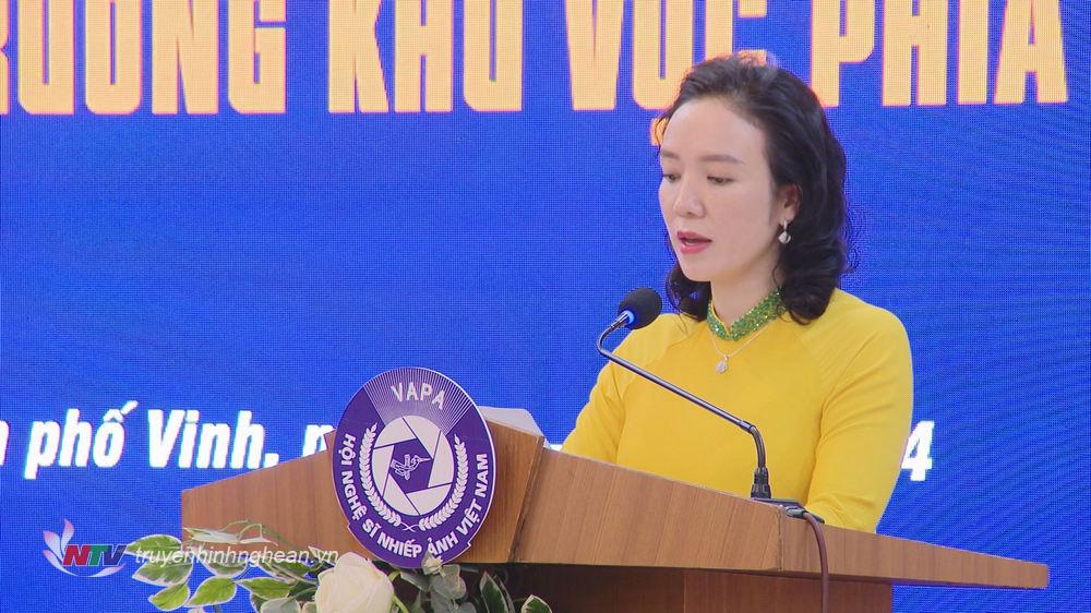 Đồng chí Trần Thị Mỹ Hạnh - Giám đốc Sở Tải App PG88 link - PG88 go Xócđĩa tỉnh PG88 go Bắn cá phát biểu tại hội nghi.