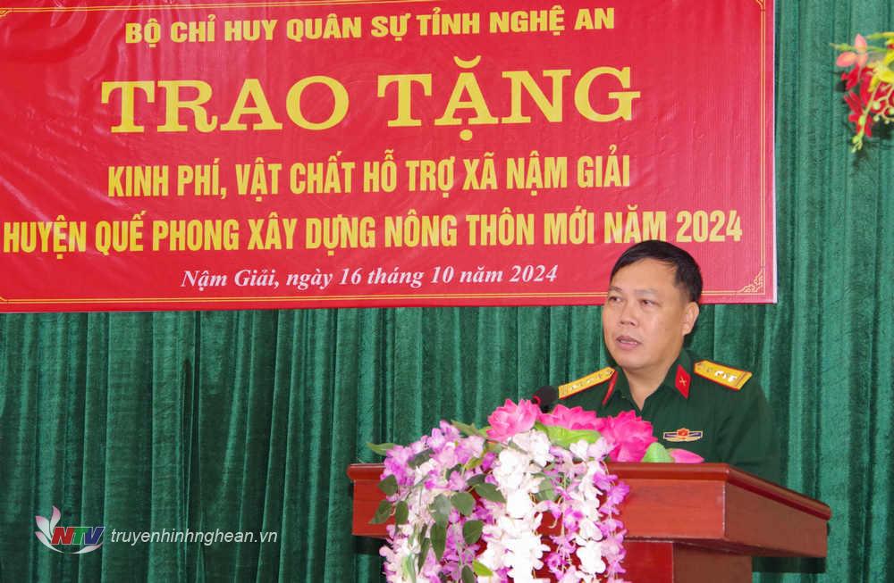 Đại tá Nguyễn Kỳ Hồng - Chính ủy Bộ Chỉ huy Quân sự tỉnh phát biểu tại buổi lễ.