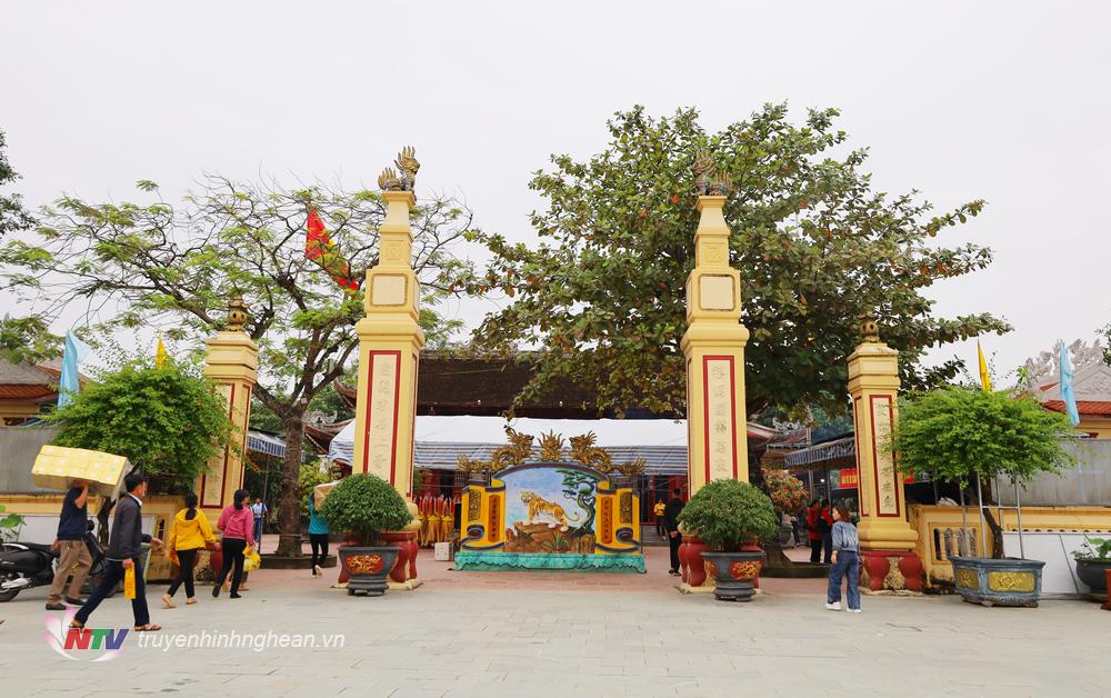Đền ông Hoàng Mười được xây dựng từ thời Lê