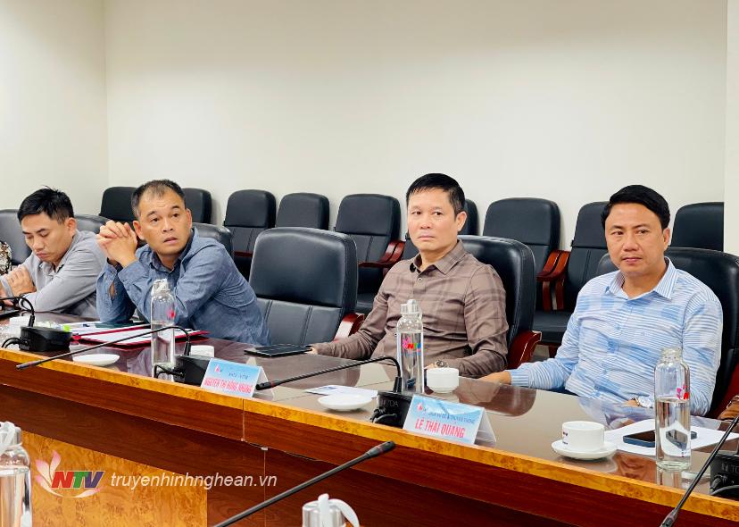 Đại diện Sở VH&TT, Liên đoàn Quần vợt PG88 go Bắn cá ,Trung tâm VHTT&TT Thành phố Vinh tham dự cuộc họp.