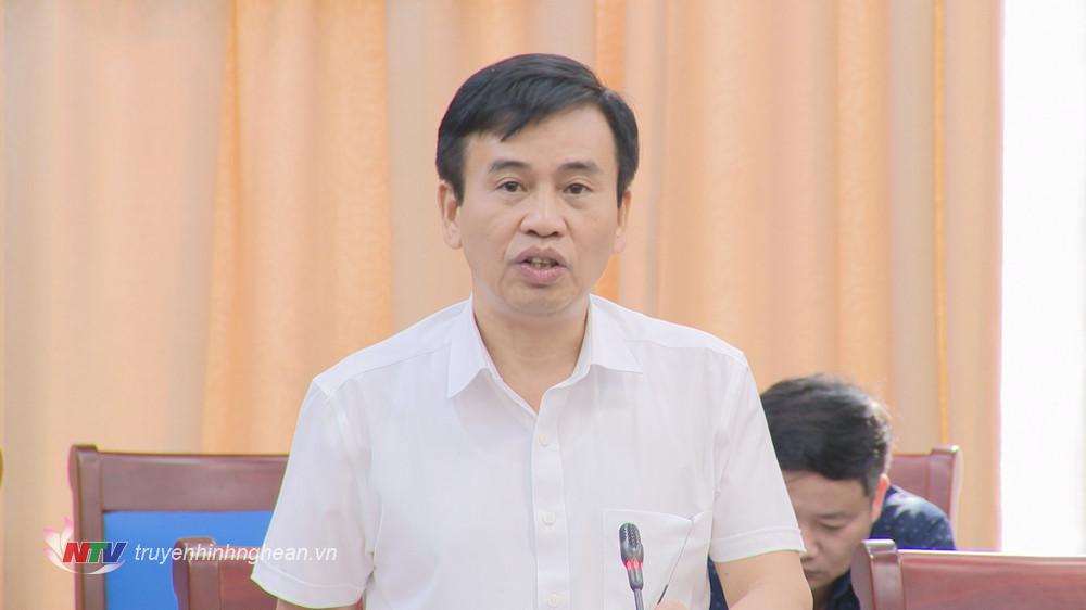Đồng chí Nguyễn Bá Hảo - Phó Giám đốc Sở Thông tin và Truyền thông báo cáo tình hình thực hiện quy định về phát ngôn và cung cấp thông tin cho báo chí của tỉnh PG88 go Bắn cá. 