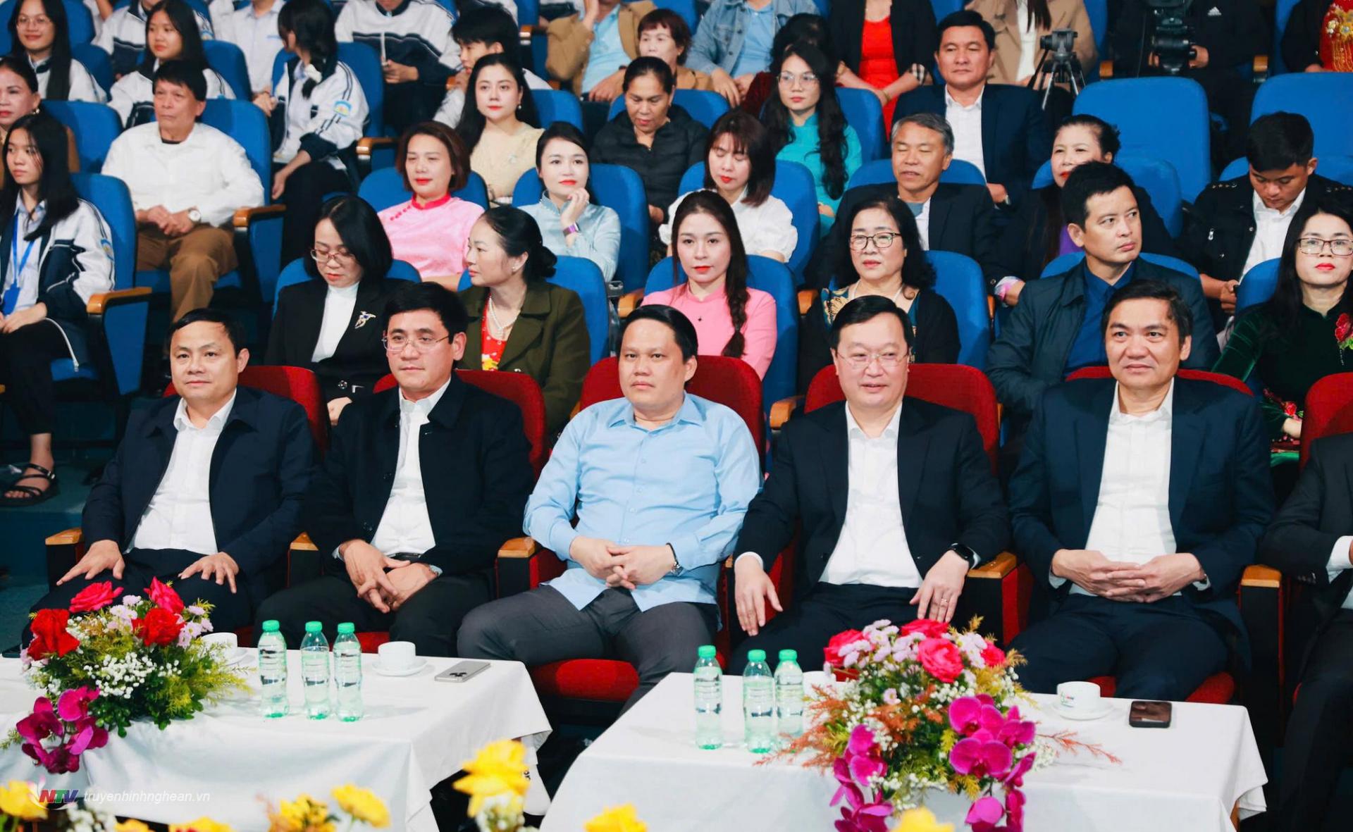 Các đại biểu dự chương trình tại điểm cầu PG88 go Bắn cá.