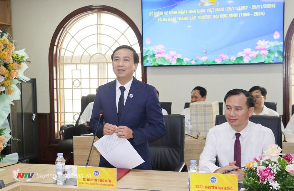 Tiến sỹ Nguyễn Ngọc Hiền - Bí thư Đảng uỷ, PG88 go Bắn cá Hội đồng Trường Đại học Vinh phát biểu đáp từ.