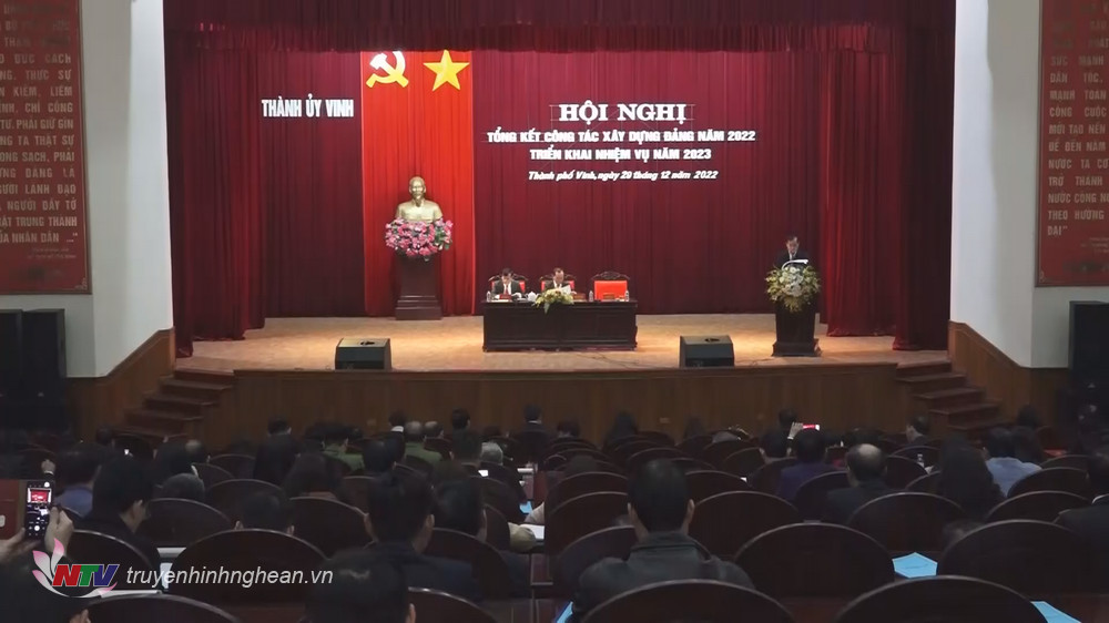 Toàn cảnh hội nghị.