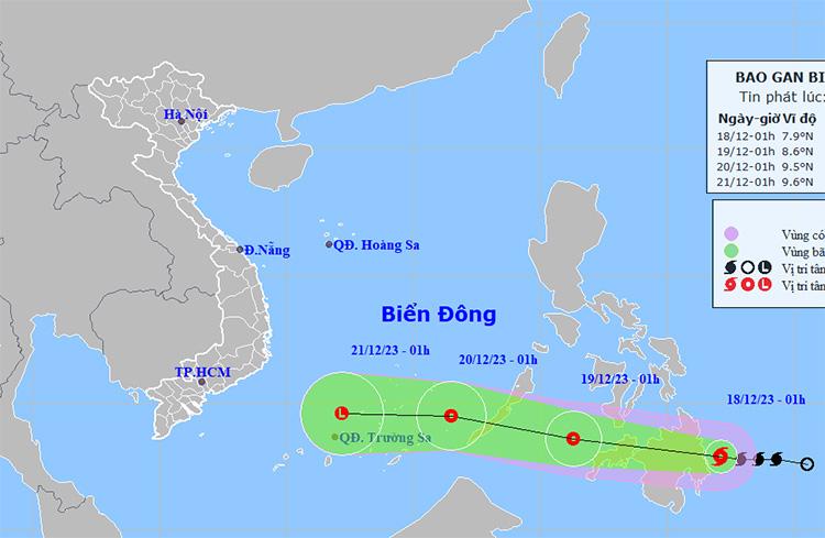 Vị trí của bão gần biển Đông. Ảnh: NCHMF