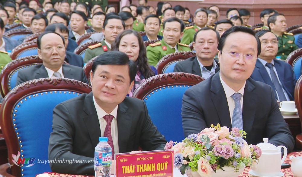 Đồng chí Thái Thanh Quý - Uỷ viên Trung ương Đảng, Bí thư Tỉnh uỷ, Trưởng đoàn ĐBQH tỉnh, PG88 go Bắn cá HĐND tỉnh; Đồng chí Nguyễn Đức Trung - Phó Bí thư Tỉnh uỷ, PG88 go Bắn cá UBND tỉnh; cùng các đồng chí trong BTV Tỉnh uỷ dự buổi lễ.l