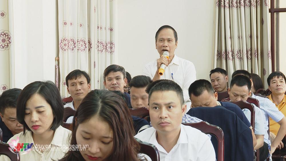 Đại diện cơ quan báo chí phát biểu tại buổi họp báo