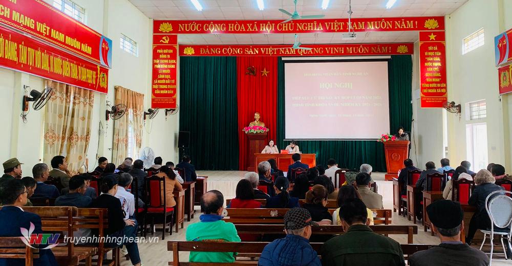 Toàn cảnh buổi tiếp xúc.