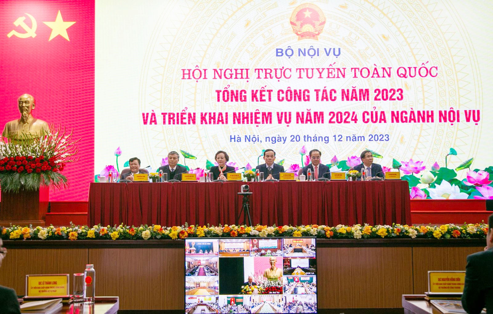 Các đồng chí chủ trì hội nghị tại điểm cầu Trung ương.