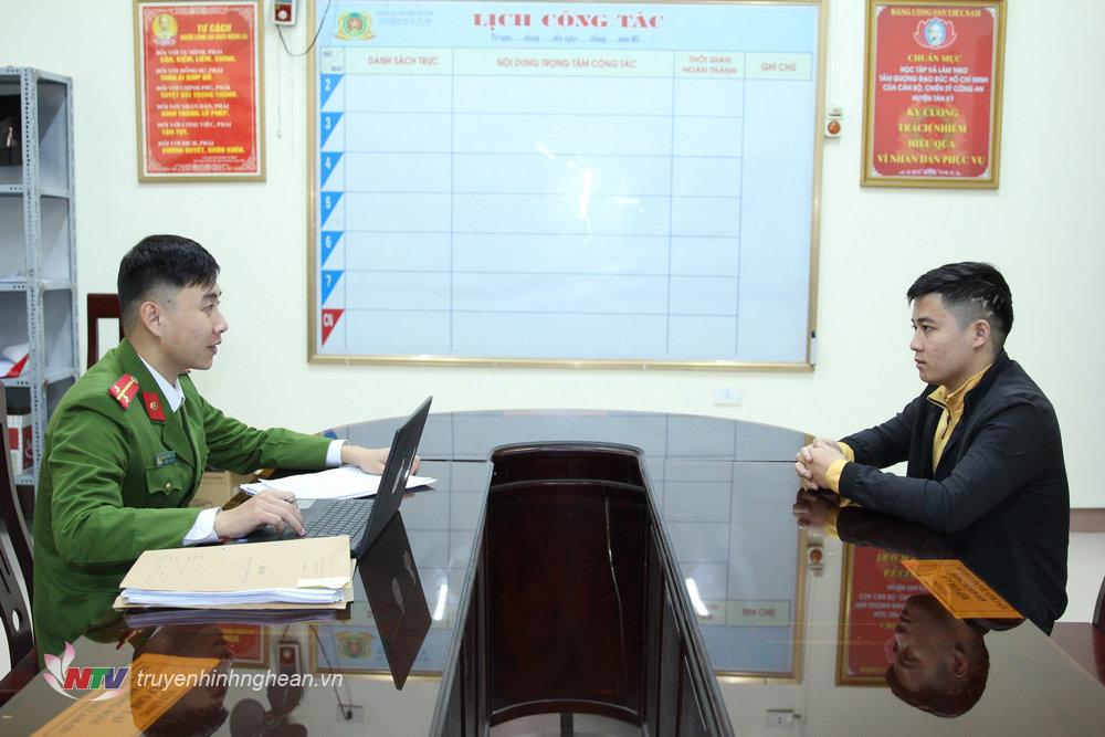 Cơ quan công an làm việc với đối tượng Lê Văn Chiến