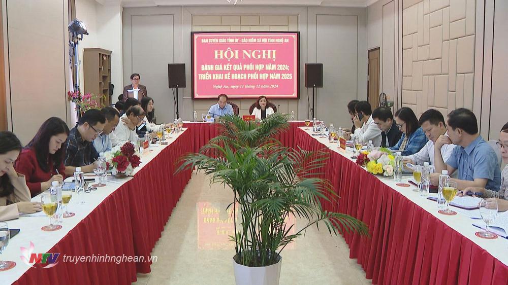 Toàn cảnh hội nghị.