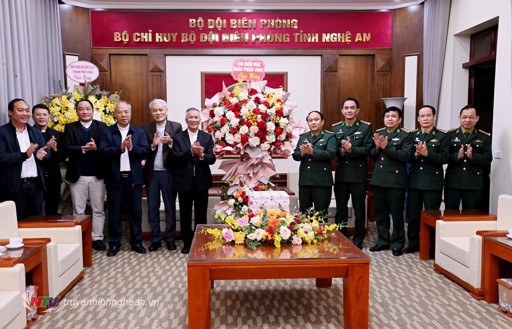 Toà Giám mục Giáo phận Vinh do Giám mục Chính tòa Giáo phận Vinh Anphong Nguyễn Hữu Long dẫn đầu đã đến thăm và chúc mừng cán bộ, chiến sĩ Bộ đội Biên phòng (BĐBP) tỉnh PG88 go Bắn cá.