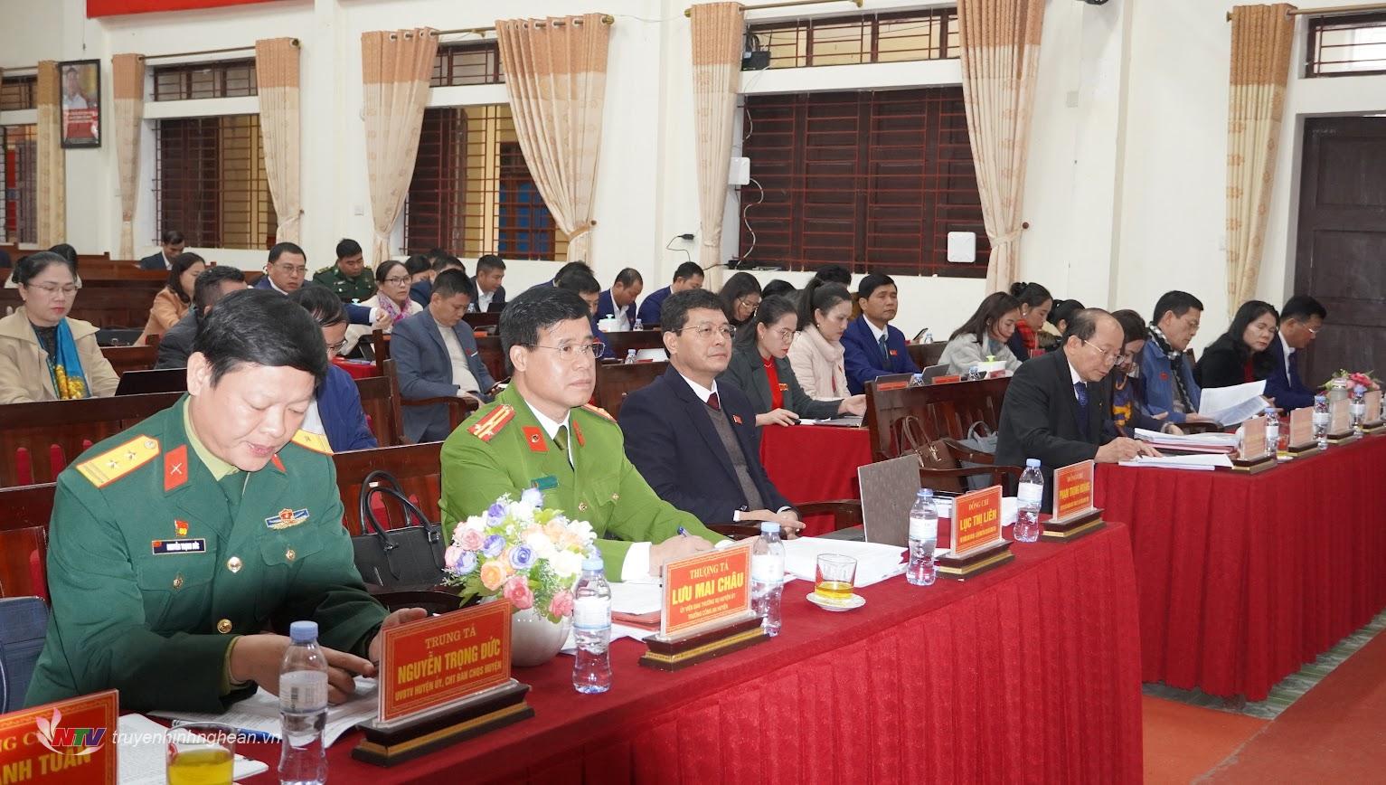 các đại biểu tham dự kỳ họp.