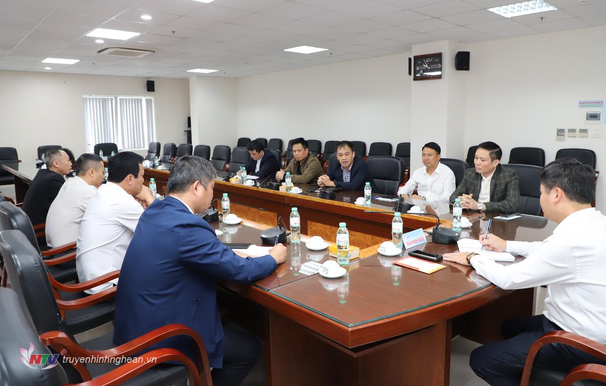 Đại diện Sở Văn hóa và PG88 go Xócđĩa, Liên đoàn Quần vợt PG88 go Bắn cá, Trung tâm Văn hóa PG88 go Xócđĩa và Truyền thông thành phố Vinh tham dự cuộc họp