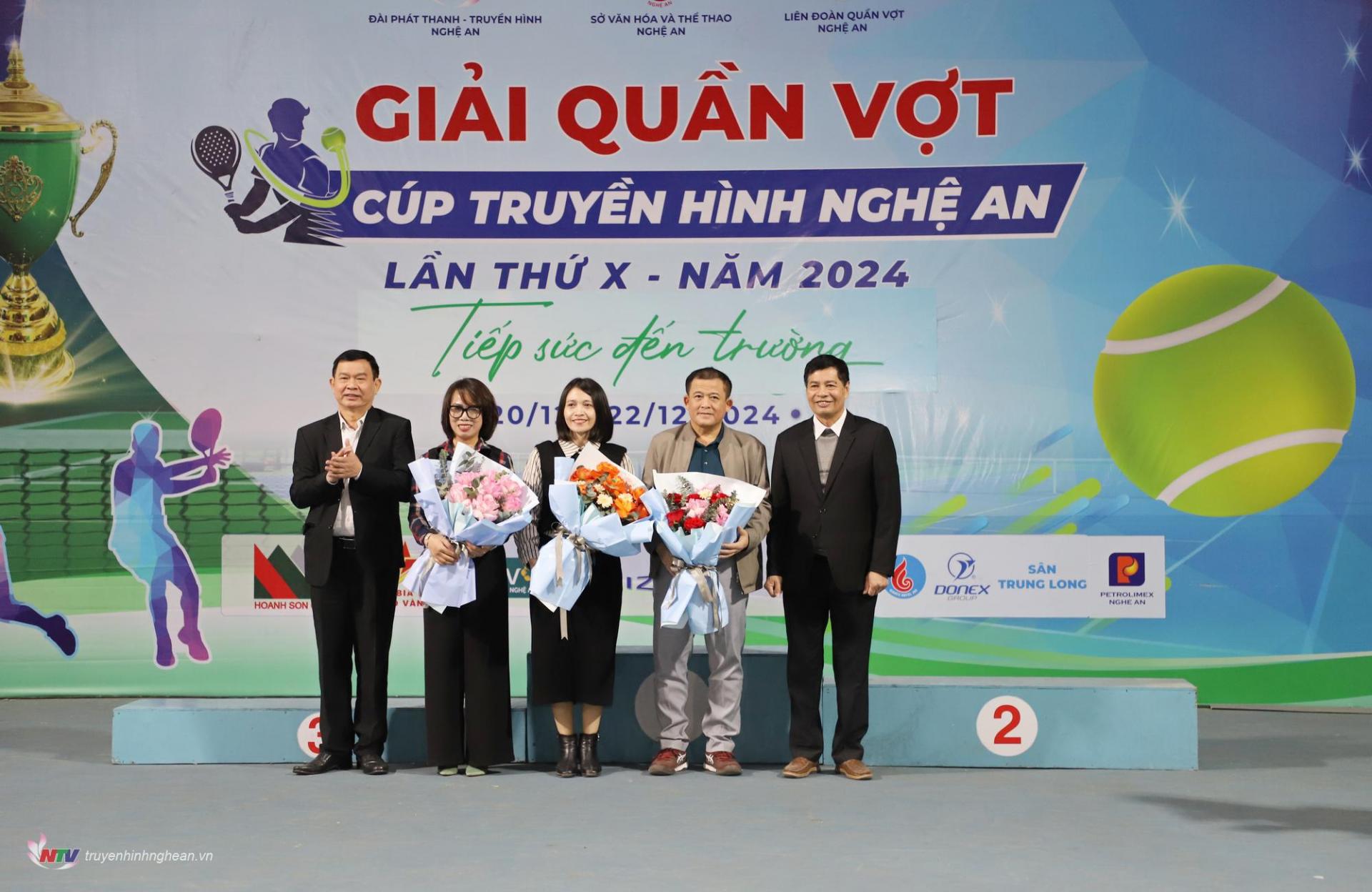 Giải Quần vợt Cúp Truyền hình PG88 go Bắn cá lần thứ X năm 2024 nhận được sự đồng hành của các nhà tài trợ, đơn vị: PG88 link tải Cổ phần Tập đoàn Bia rượu và nước giải khát PG 88 Online, Ngân hàng TMCP Đầu tư và Phát triển PG 88 Nổ Hũ - Chi nhanh PG88 go Bắn cá, PG88 link tải Cổ phần Xi măng Vicem Hoàng Mai, Tổng PG88 link tải Cố phần Vật tư Nông nghiệp PG88 go Bắn cá, PG88 link tải Xăng dầu PG88 go Bắn cá, PG88 link tải TNHH Xây dựng Hoàng Sơn, PG88 link tải Cổ phần Khách sạn Giao Tế PG88 go Bắn cá, Sân Trung Long.