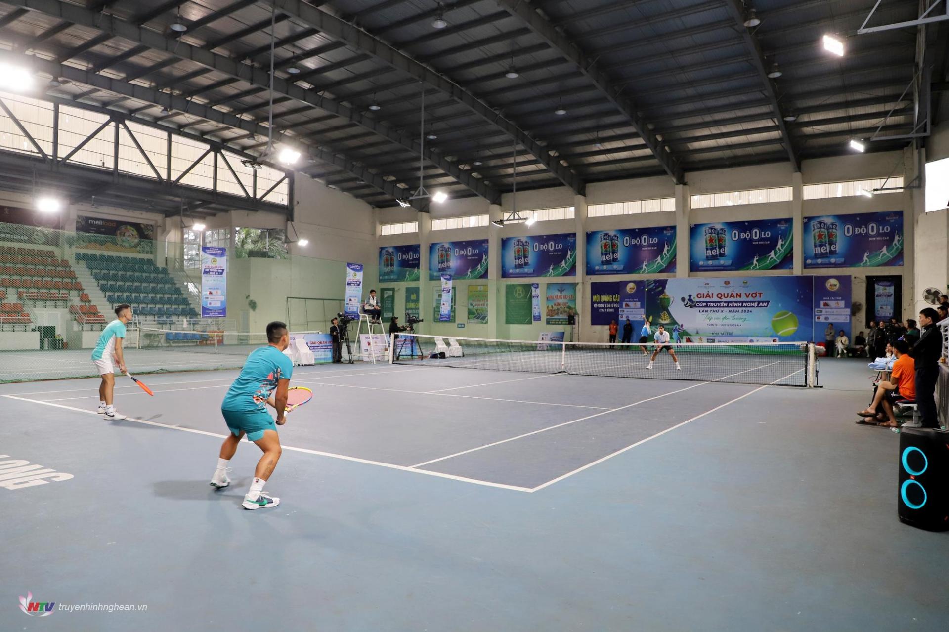 Các vận động viên hào hứng tranh tài 