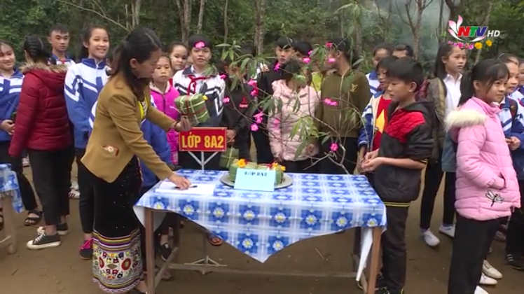 Thiếu nhi: Trẻ em vùng cao đón Tết