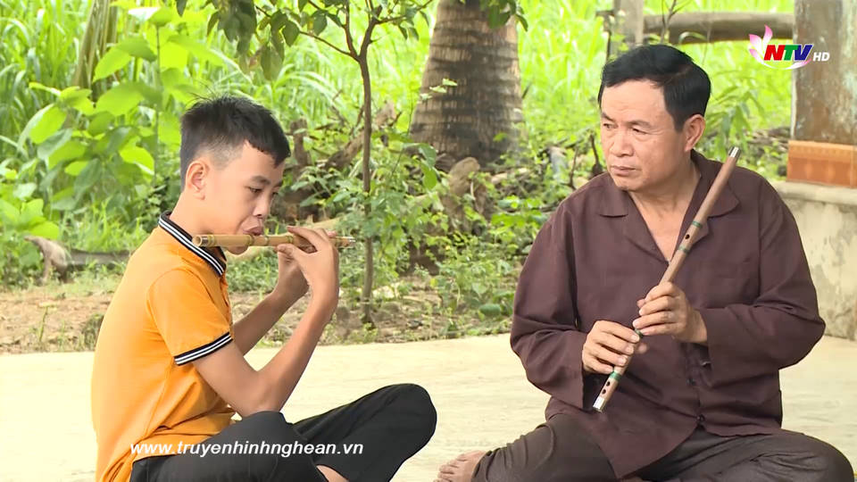 Thiếu nhi PG88 go Bắn cá: Tùng Lâm với niềm đam mê nhạc cụ dân tộc