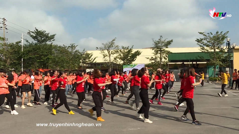 "Tôi tử tế với môi trường”- Thông điệp từ sự kiện Nhảy vì sự tử tế 2019