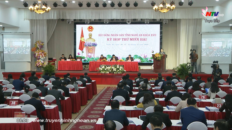 Toàn cảnh phiên họp.