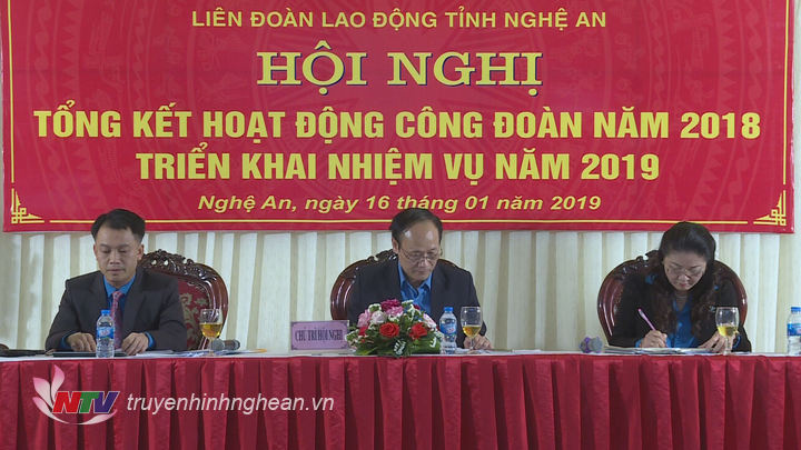 Các đồng chí chủ trì hội nghị.