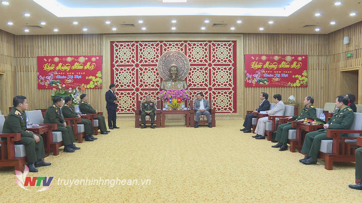 Toàn cảnh buổi tiếp đoàn lãnh đạo tỉnh Hủa Phăn.