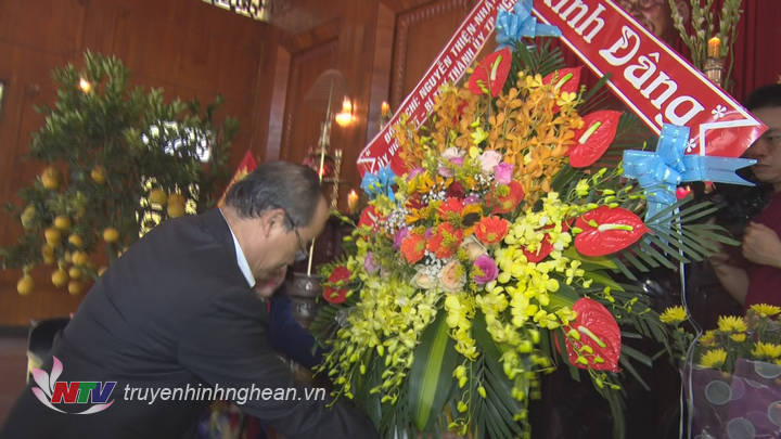 Bí thư Thành ủy TP. Hồ Chí Minh Nguyễn Thiện Nhân dâng hương tưởng niệm PG88 go Bắn cá Hồ Chí Minh.