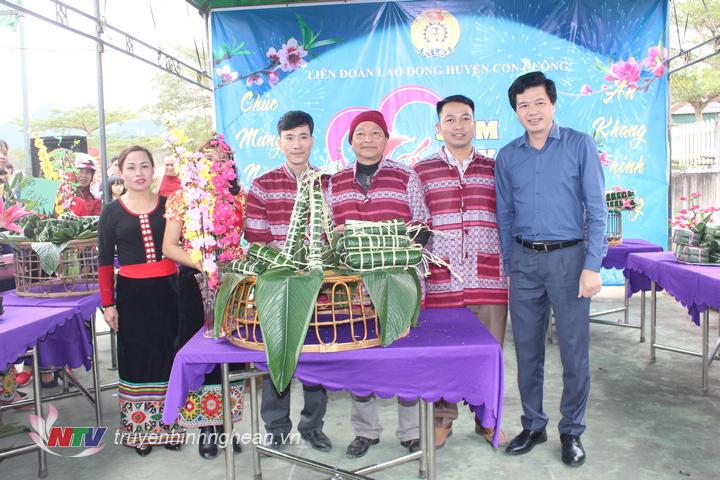 Kết thúc hội thi, Ban tổ chức đã trao giải nhất cho đội liên đoàn xã Thạch Ngàn, trao hai giải nhì và ba giải ba và 9 giải khuyến khích. Giải nhất thuộc về Công đoàn xã Thạch Ngàn với số lượng nhiều nhất, trình bày hình thức đẹp mứt nhất và phong phú về các loại bánh nhất.