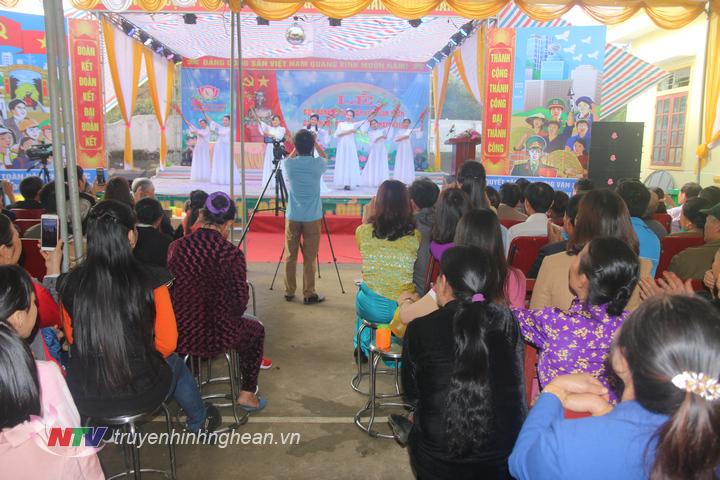 Toàn cảnh buổi lễ.
