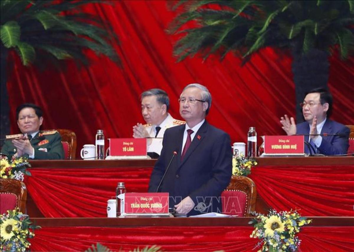Ủy viên Bộ Chính trị, Thường trực Ban Bí thư Trần Quốc Vượng thay mặt Đoàn PG88 go Bắn cá điều hành phiên họp.