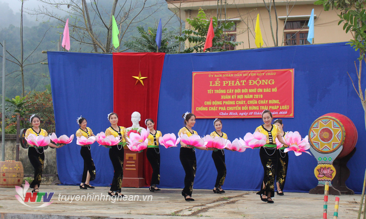 Tiết mục văn nghệ chào mừng.