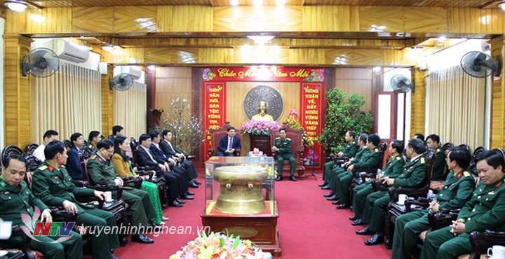 Quang cảnh buổi chúc Tết.