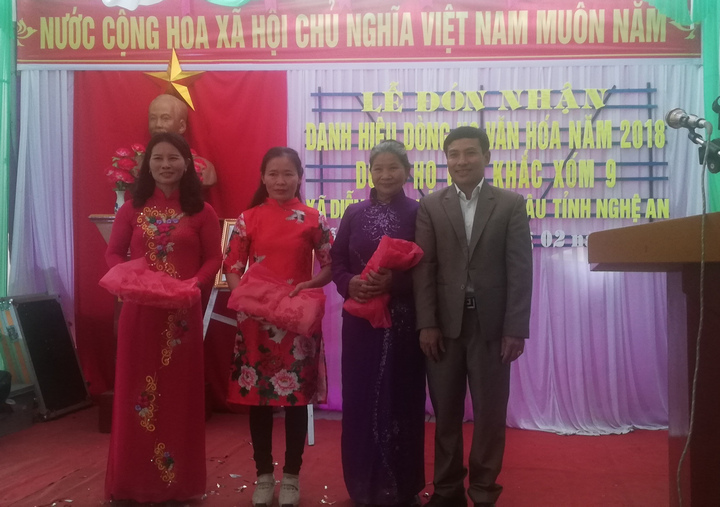 Dòng họ Cao Khắc, Diễn Yên trao quà cho nàng dâu tiêu biểu của năm