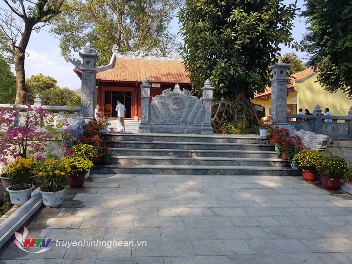 Trang trí khu vực Đền Vạn- Cửa Rào.