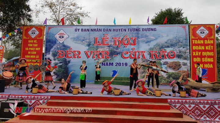 Các tiết mục văn nghệ biểu diễn tại lễ Xổ Số PG 88.