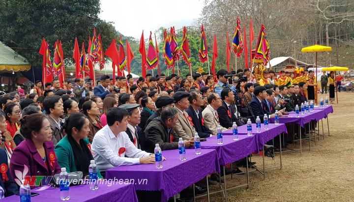 Các đại biểu tham dự.