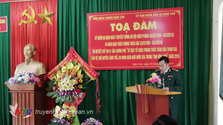 Lãnh đạo Đồn BP Nậm Càn đọc diễn văn kỷ niệm tại buổi tọa đàm.