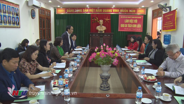 Quang cảnh buổi làm việc.